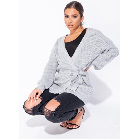 New Arrival!!! Grey Mid Length Cardigan - Picture 7 of 9